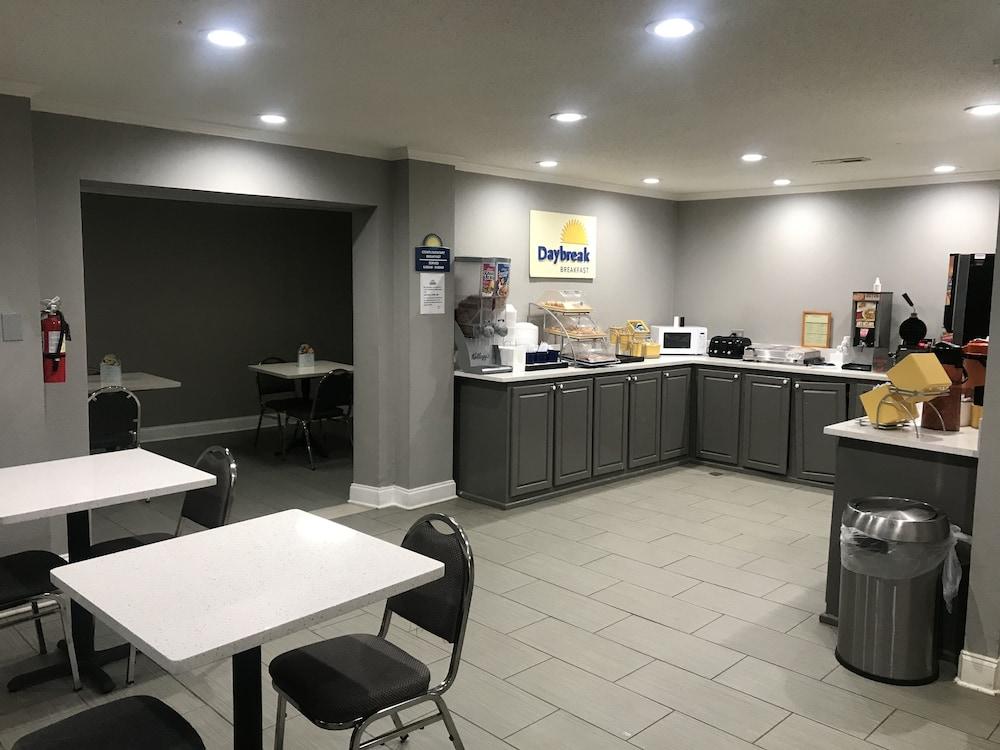 Days Inn & Suites By Wyndham Collierville Germantown Area Esterno foto