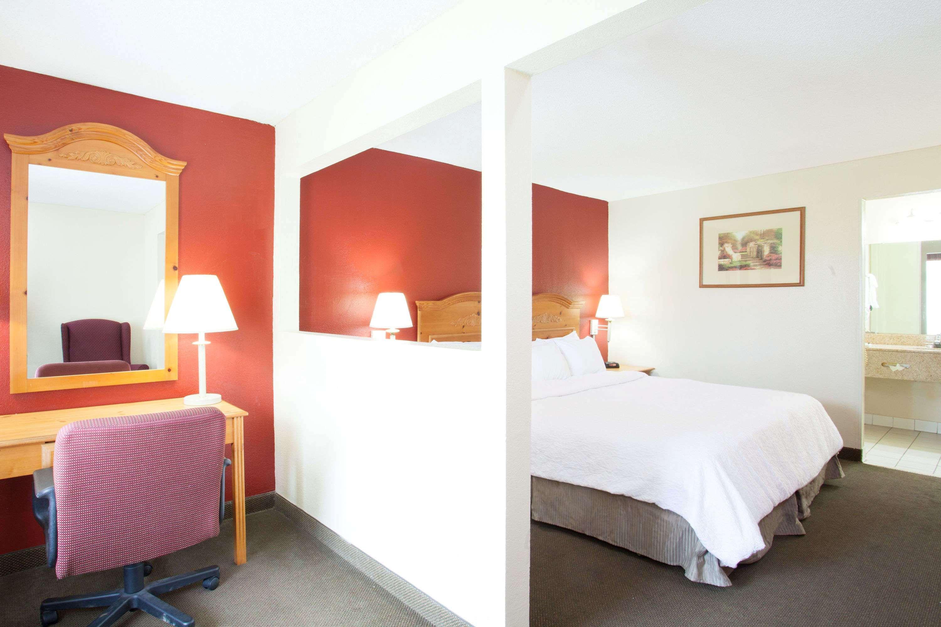 Days Inn & Suites By Wyndham Collierville Germantown Area Esterno foto